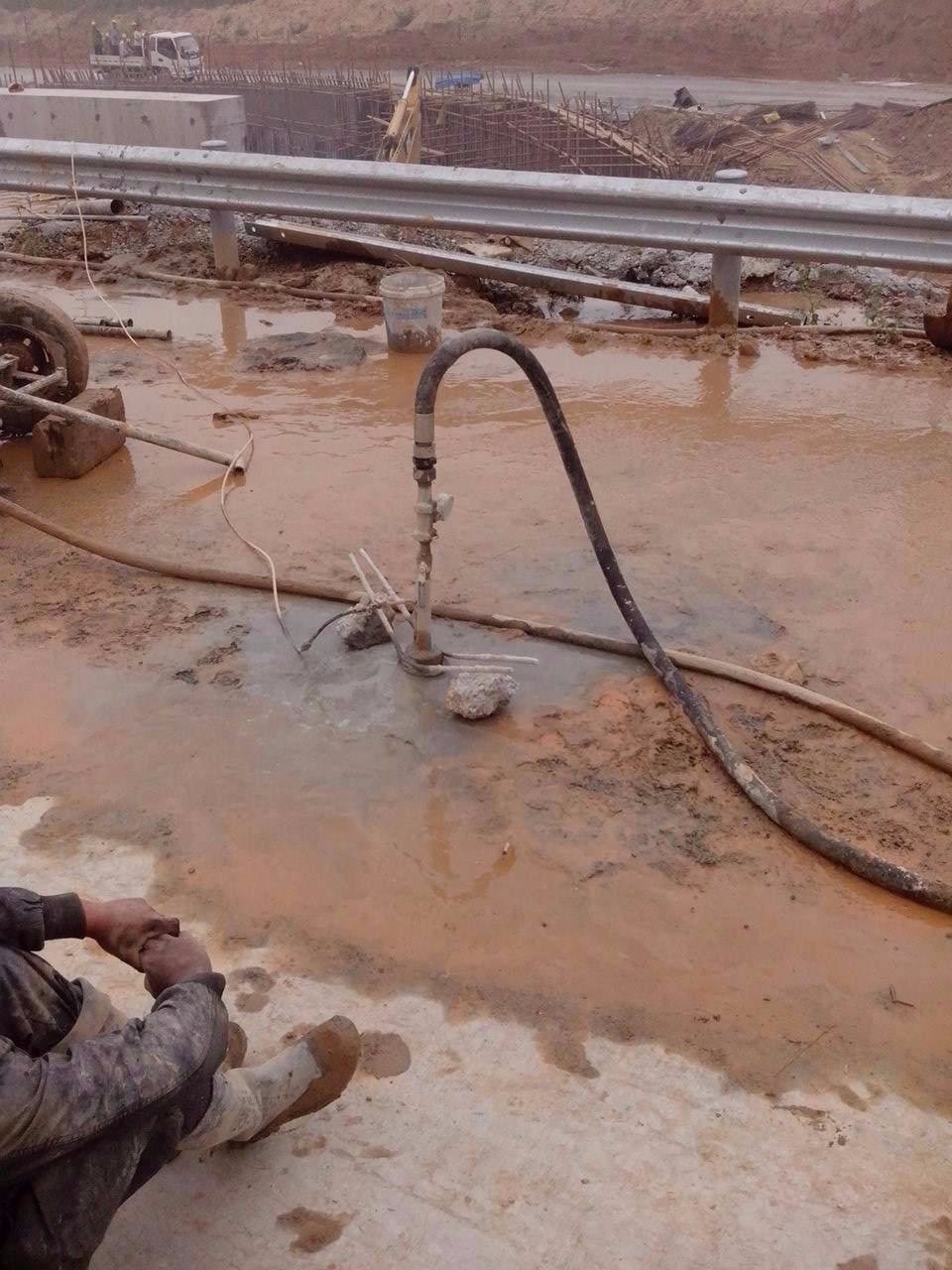 东西湖路基压密注浆